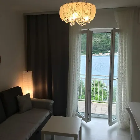 维拉卢卡旅馆 3* 斯拉诺