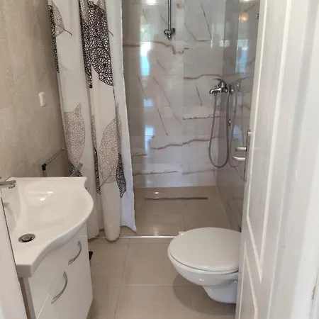 Guest house Luka 3*