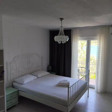 Luka Gostinjska kuća Slano