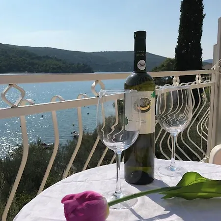 Luka Guest house 3*