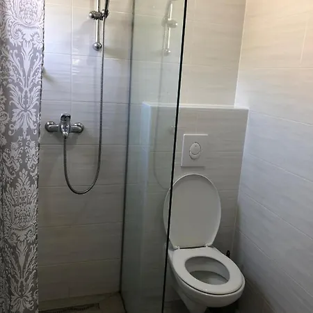 维拉卢卡旅馆 3* 斯拉诺